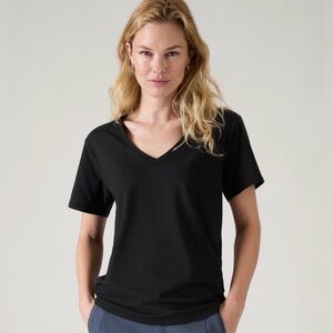 ATHLETA Essential V-Neck Tee - XL Black